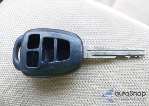 2017 Toyota Corolla L/Le/Xle/Se/Xse z USA, uszkodzony, nr VIN 2T1BURHE9HC833864